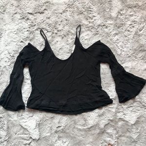 Off the shoulder boho flare sleeve cropped blouse black small frilly bottom